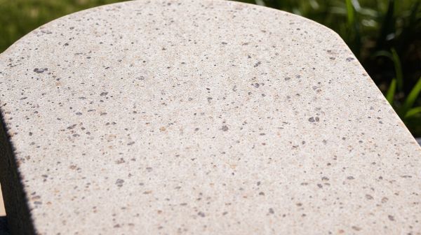 Guide ultime pour sélectionner un granit pour tombeau : design et coûts